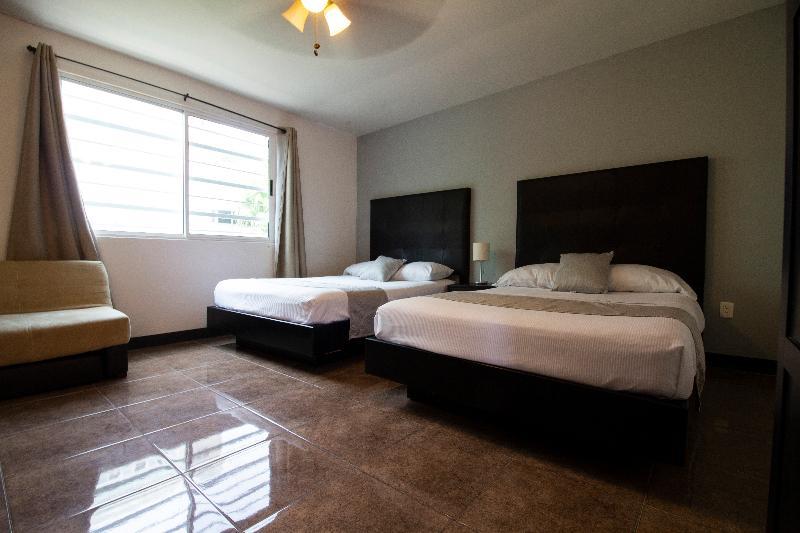 Econosuites Aparthotel