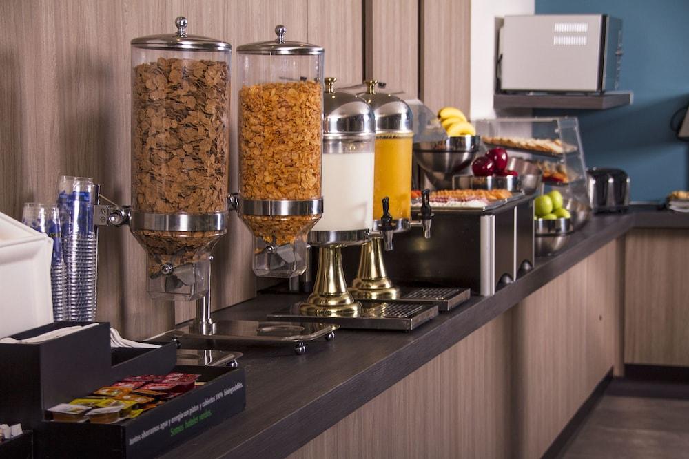 Hotel Express By Marriott Galerias
