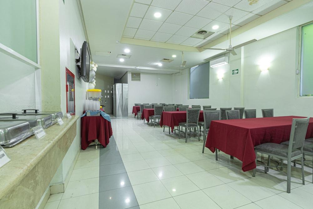 Plaza Del Arco Express Monterrey