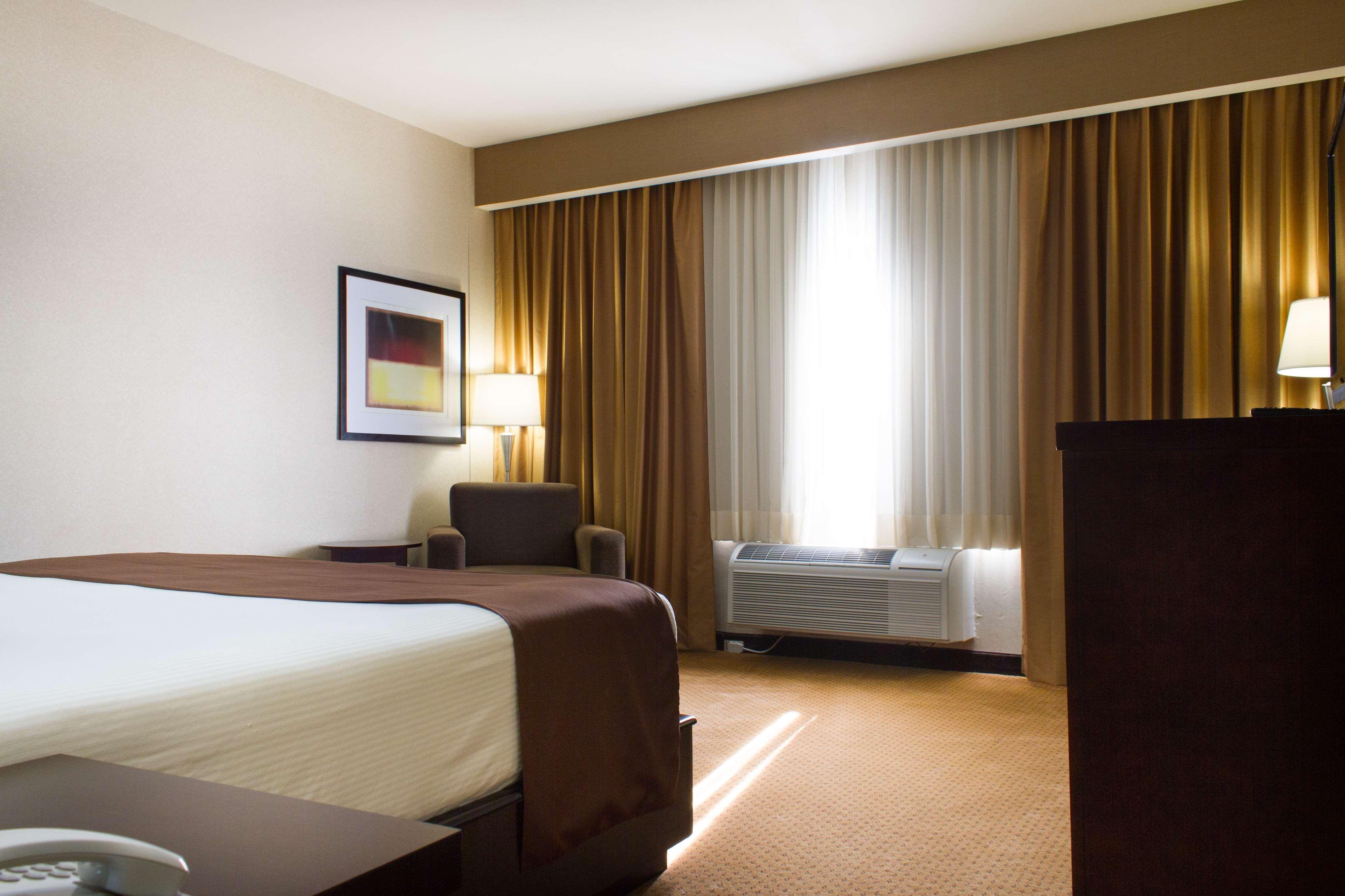 Hotel Western Premier Monterrey Aeropuerto 5*