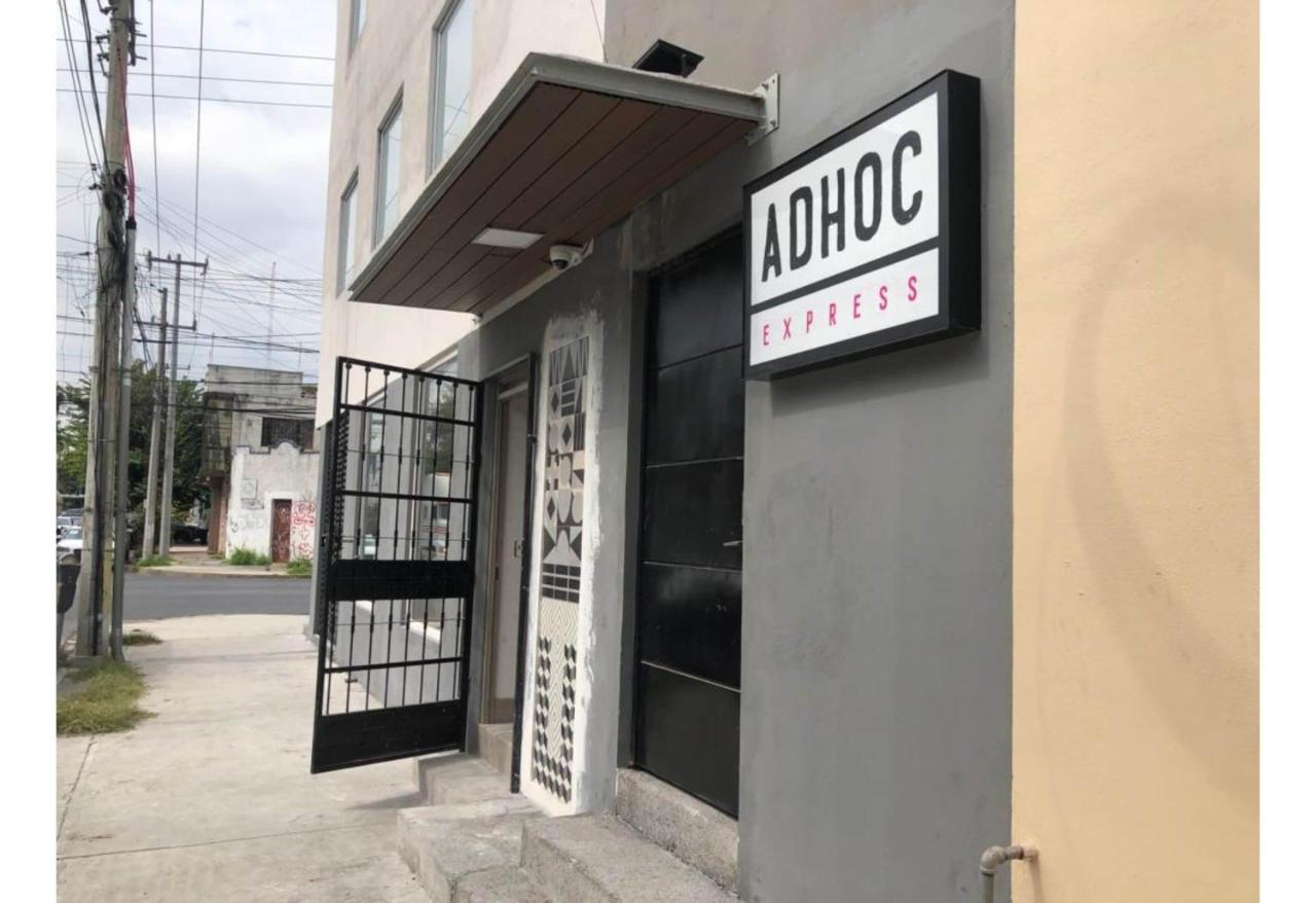 Capsule hotel Adhoc Cintermex