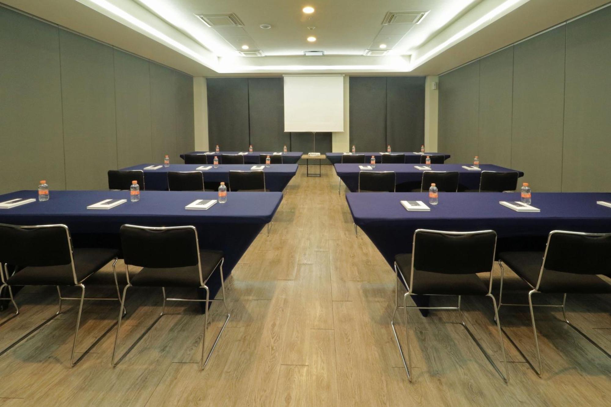 Express By Marriott Galerias Hotel Monterrey