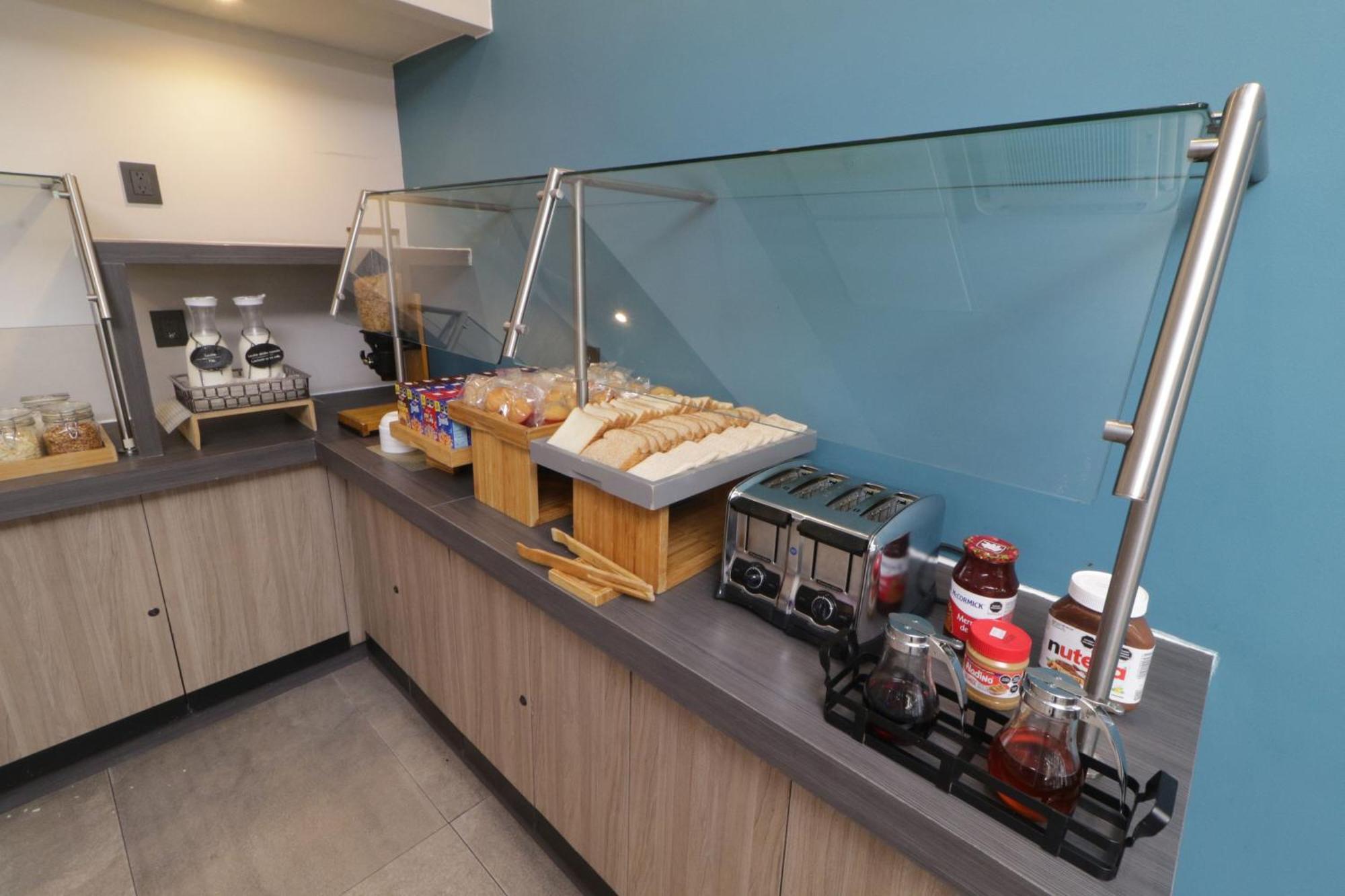 Hotel Express By Marriott Galerias 4*