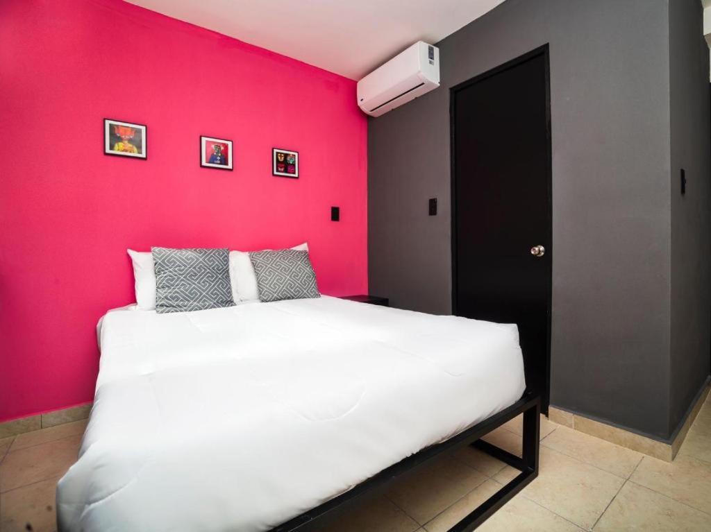 Capsule hotel Adhoc Cintermex 2*