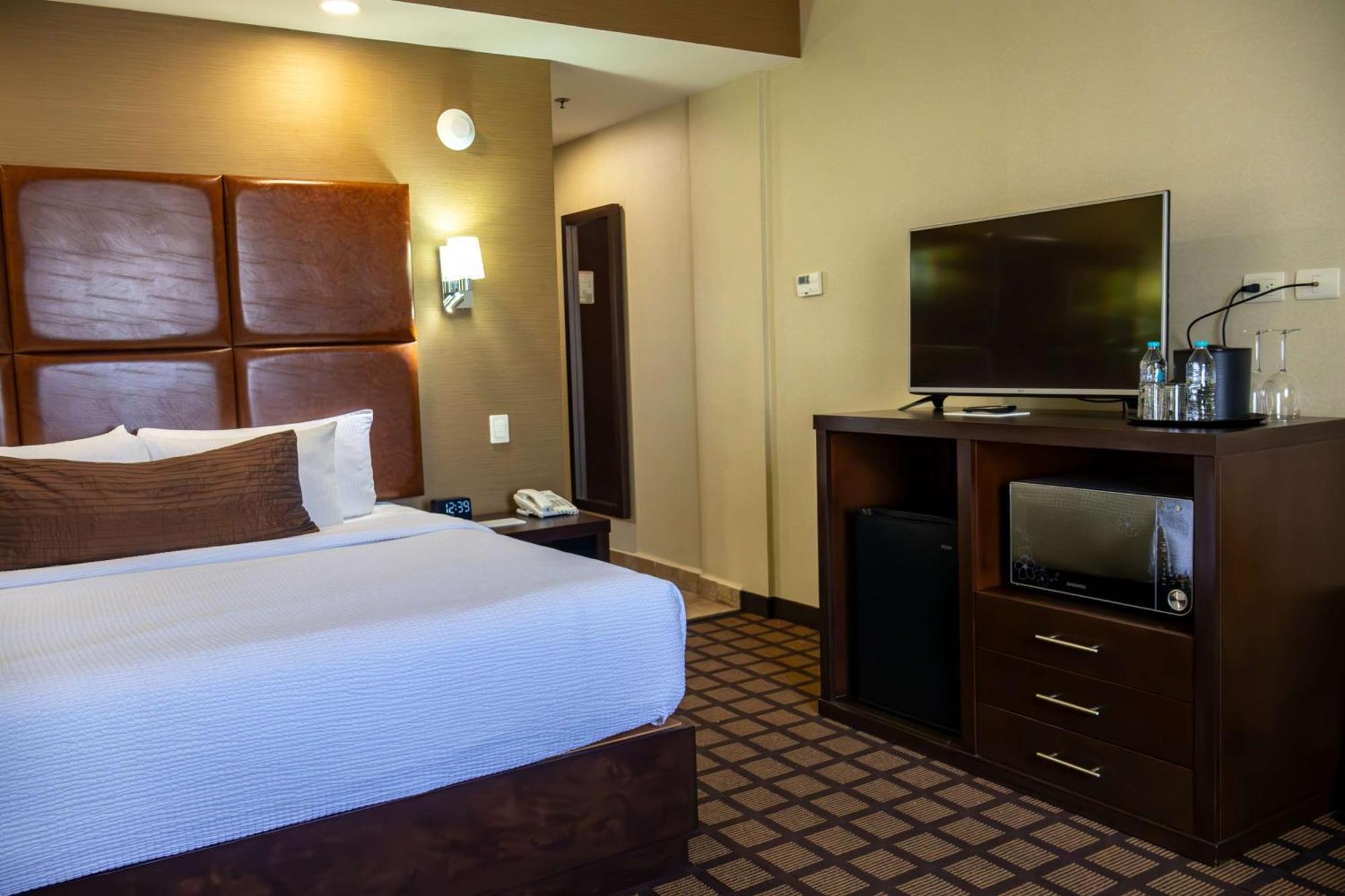 Western Premier Monterrey Aeropuerto 5*