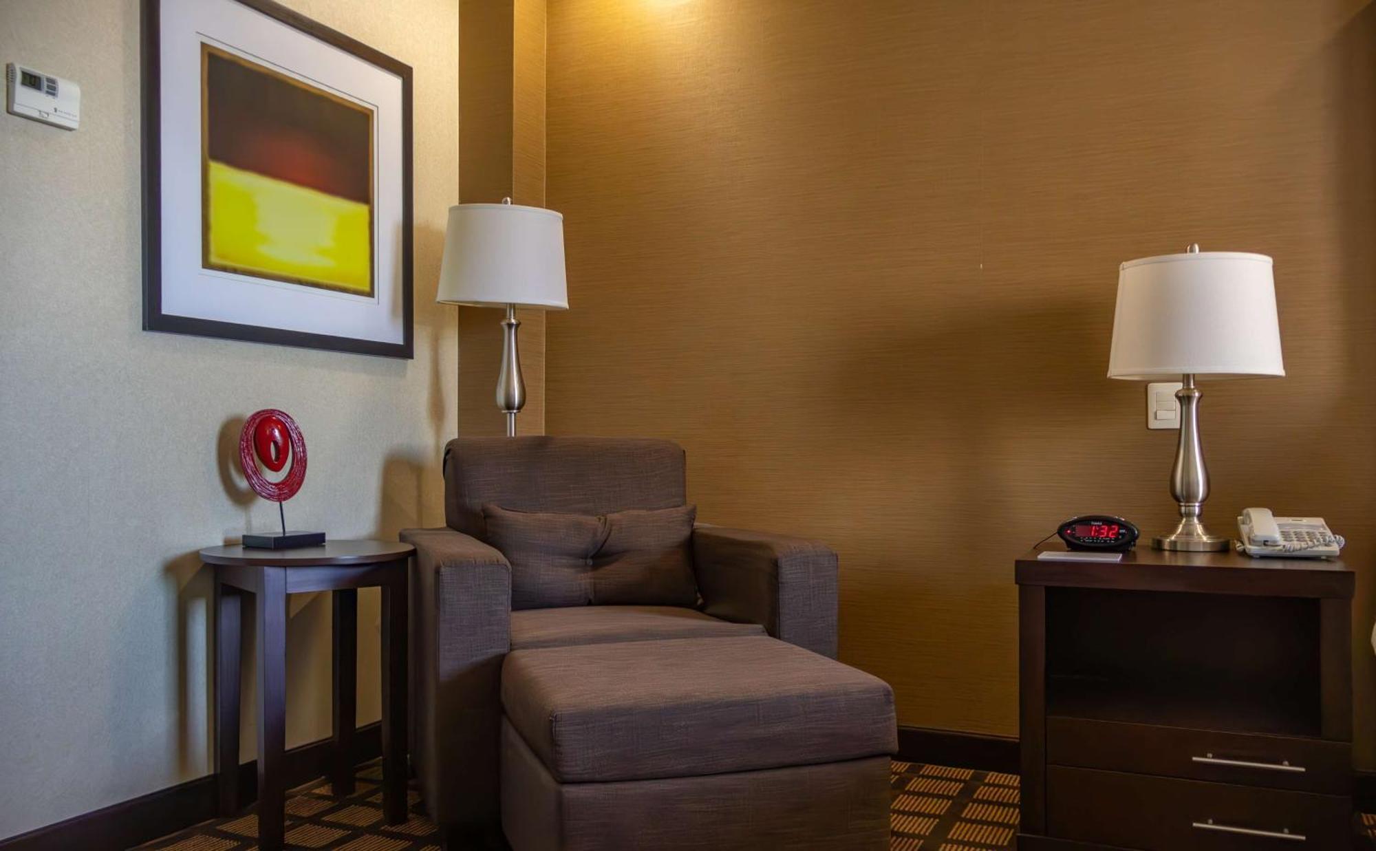 Western Premier Monterrey Aeropuerto Hotel