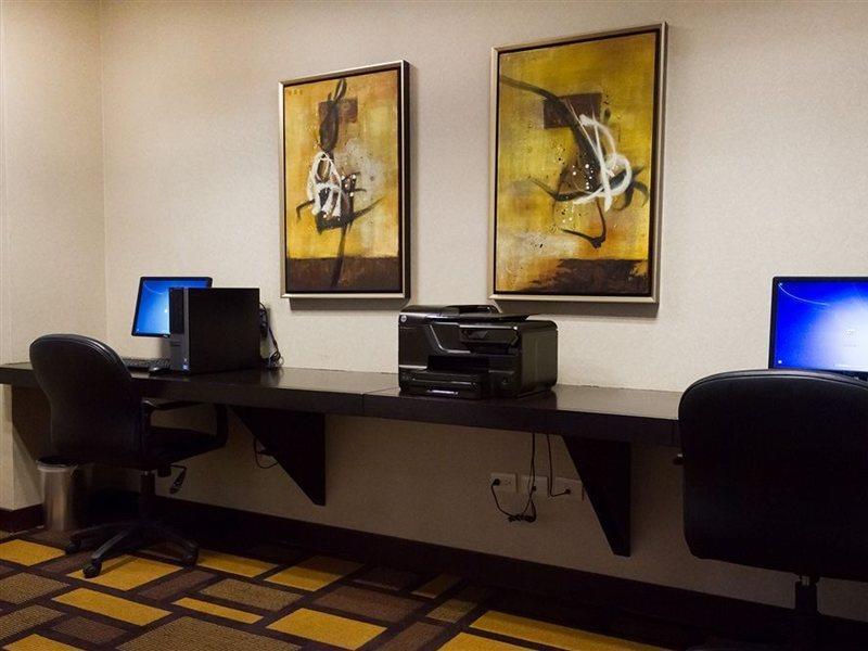Western Premier Monterrey Aeropuerto 5*