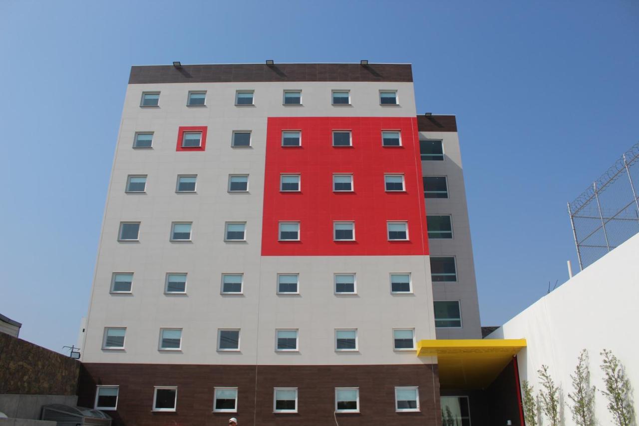 Hi! Fundidora-cintermex Hotel cápsula 2*