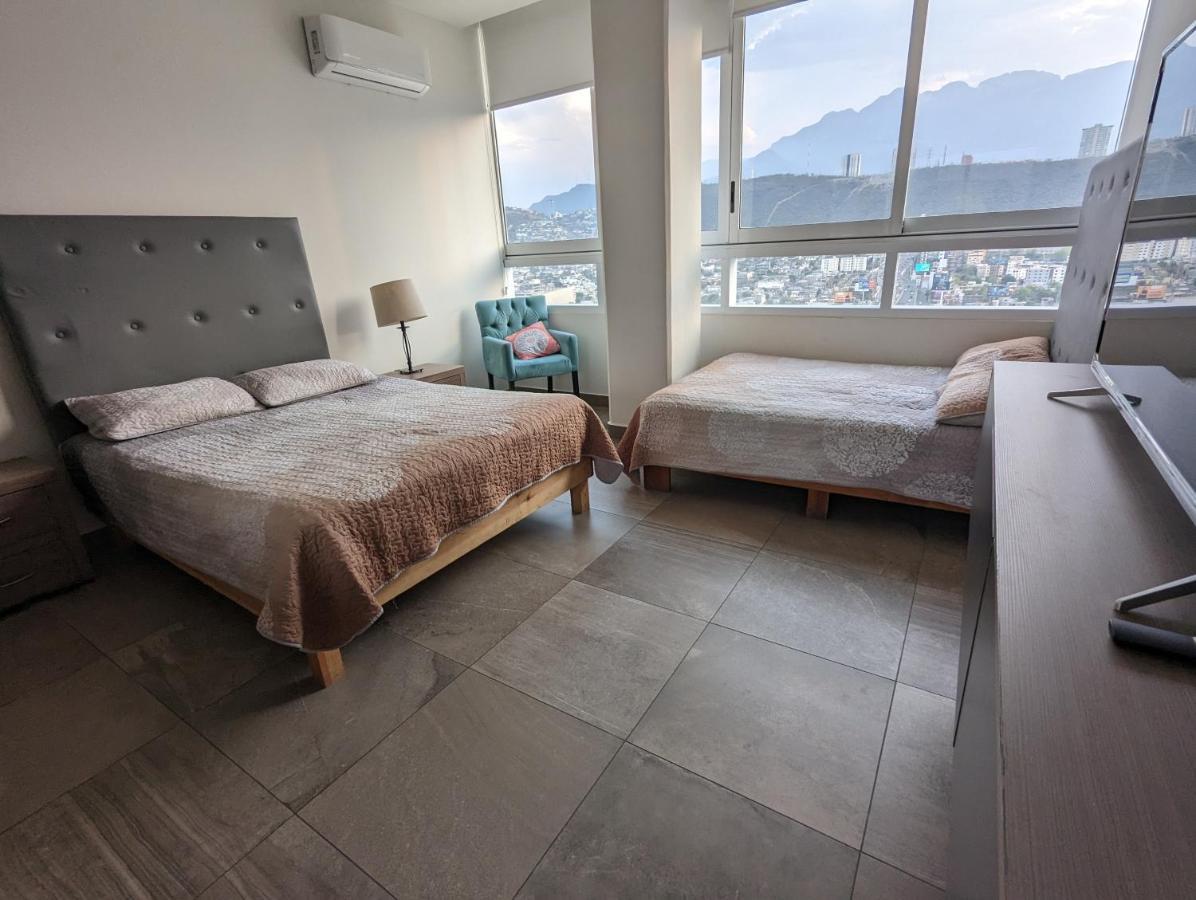 Stylish Panoramic Views Loft