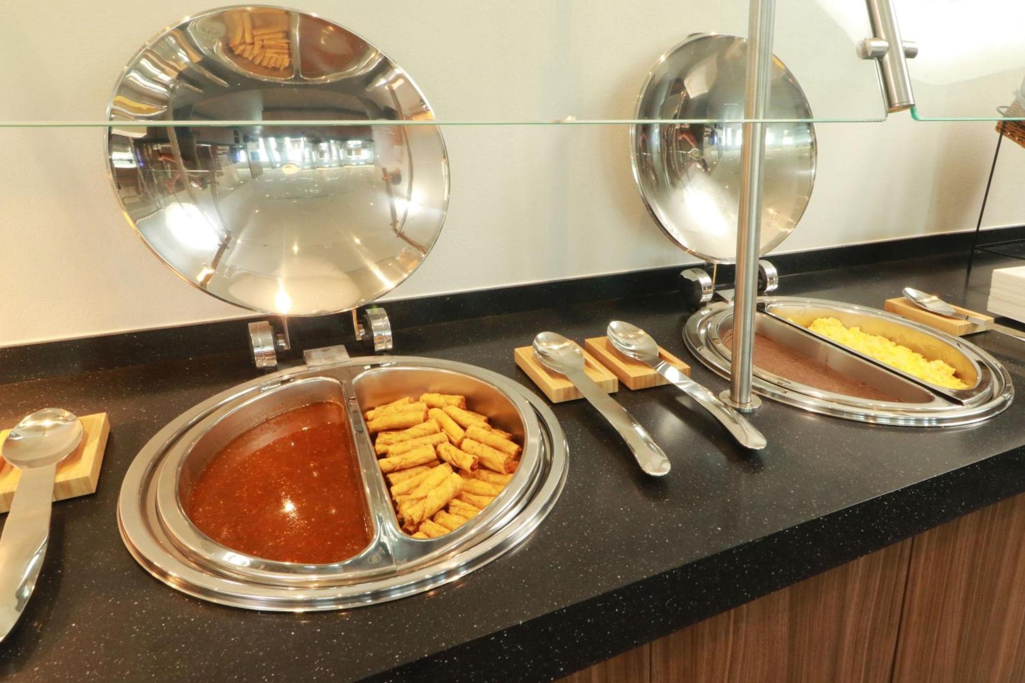 Hotel Express By Marriott Universidad