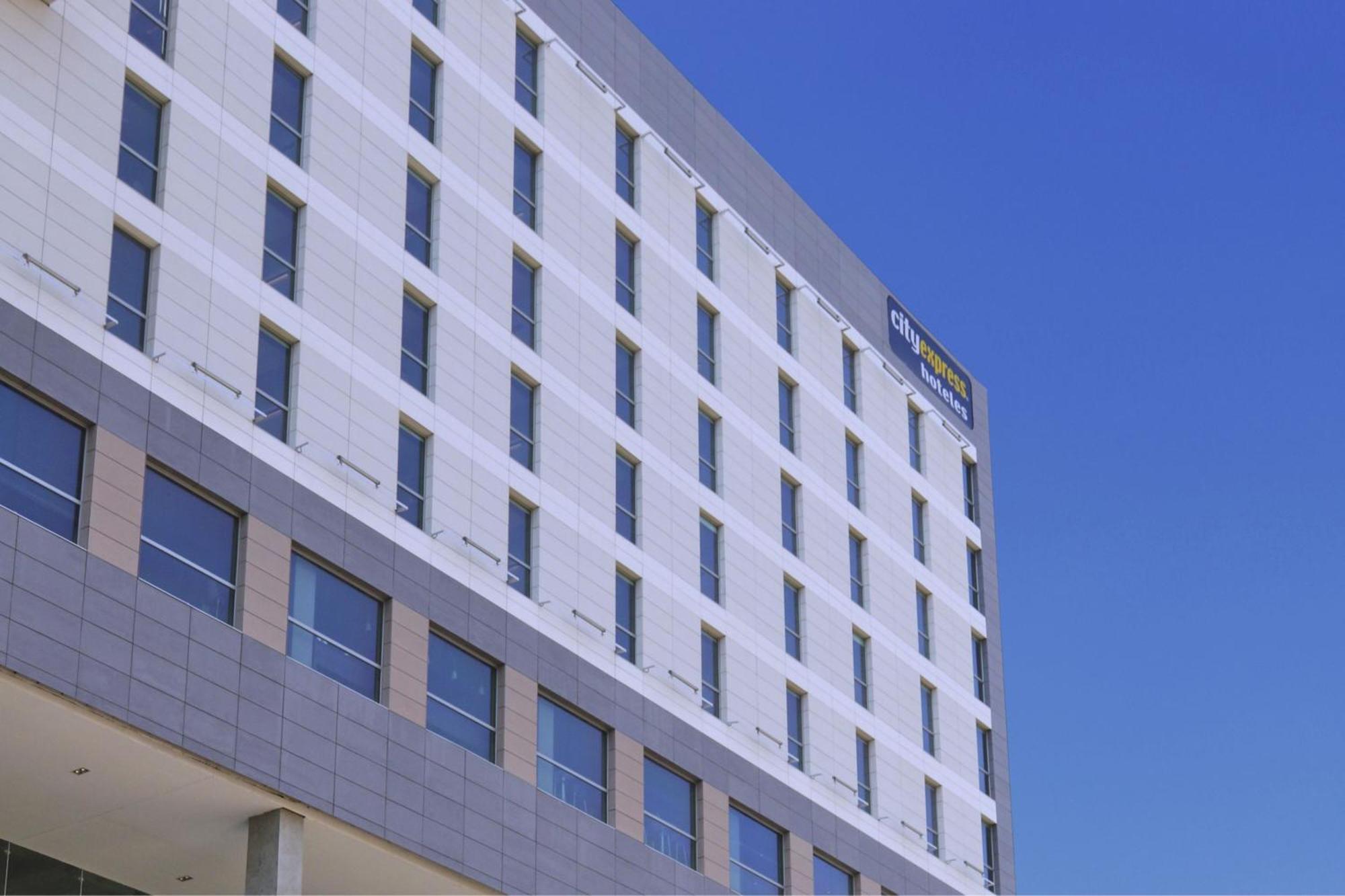 Express By Marriott Universidad Hotel