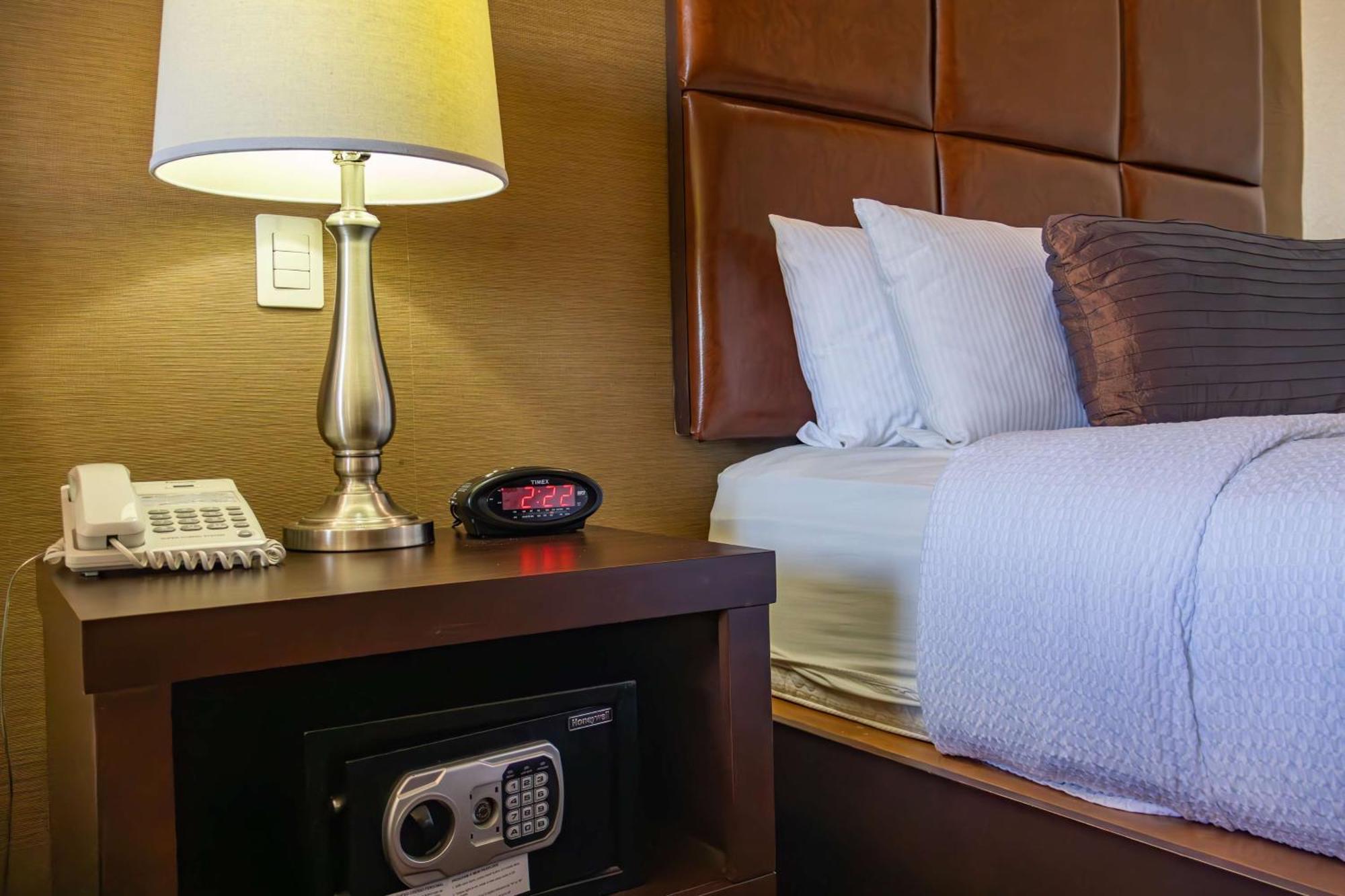 Western Premier Monterrey Aeropuerto Hotel 5*