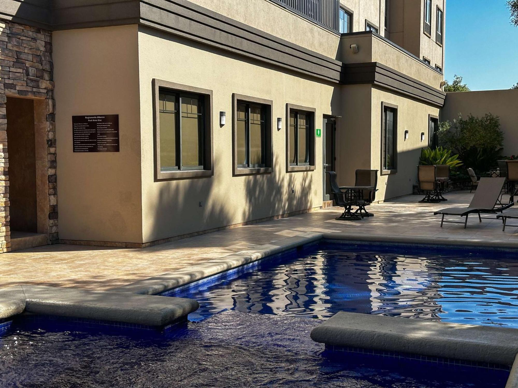 Western Premier Monterrey Aeropuerto Hotel 5*