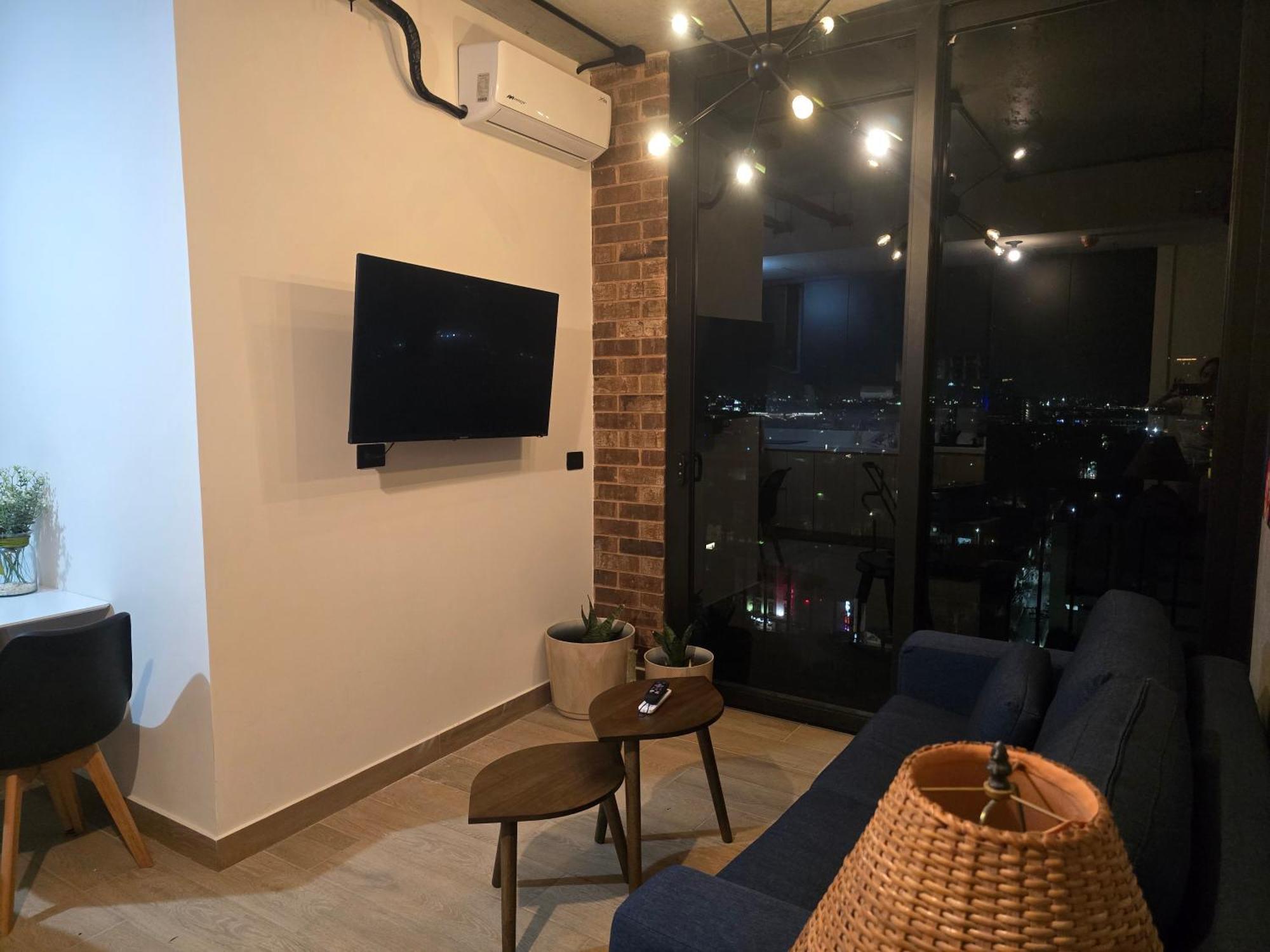1609 Barrio W Aparthotel *