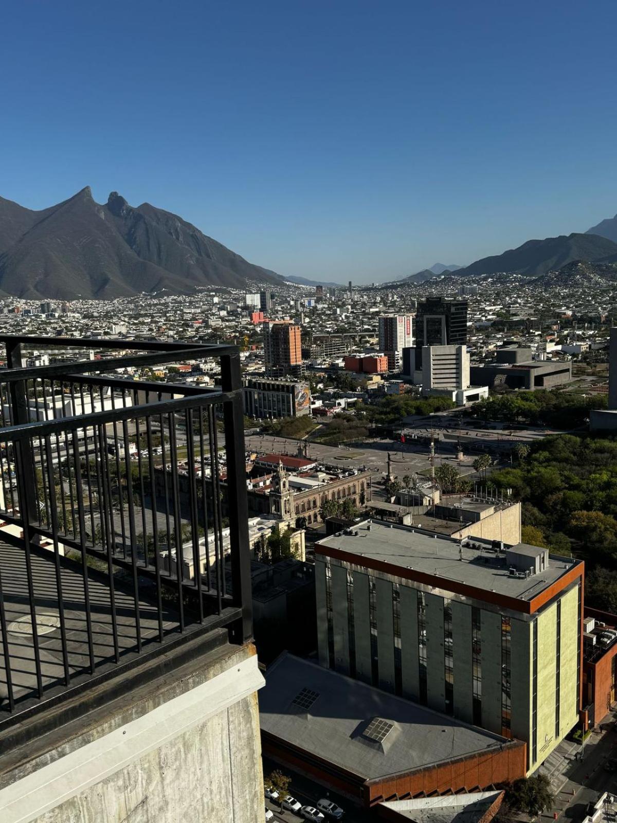 Furnished & Equipment With Beautiful Views In Mty Downtown Apartment