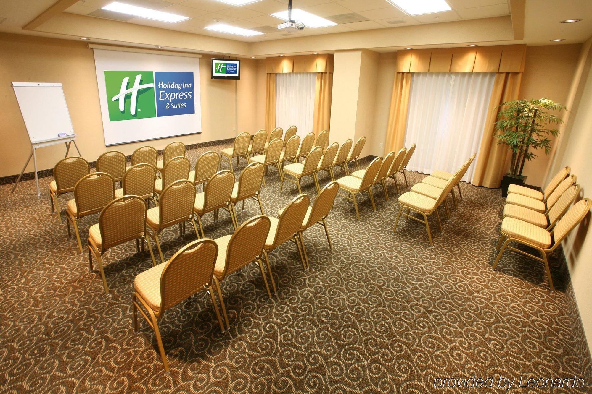 Express&suites Monterrey Aeropuerto, An Ihg 4*