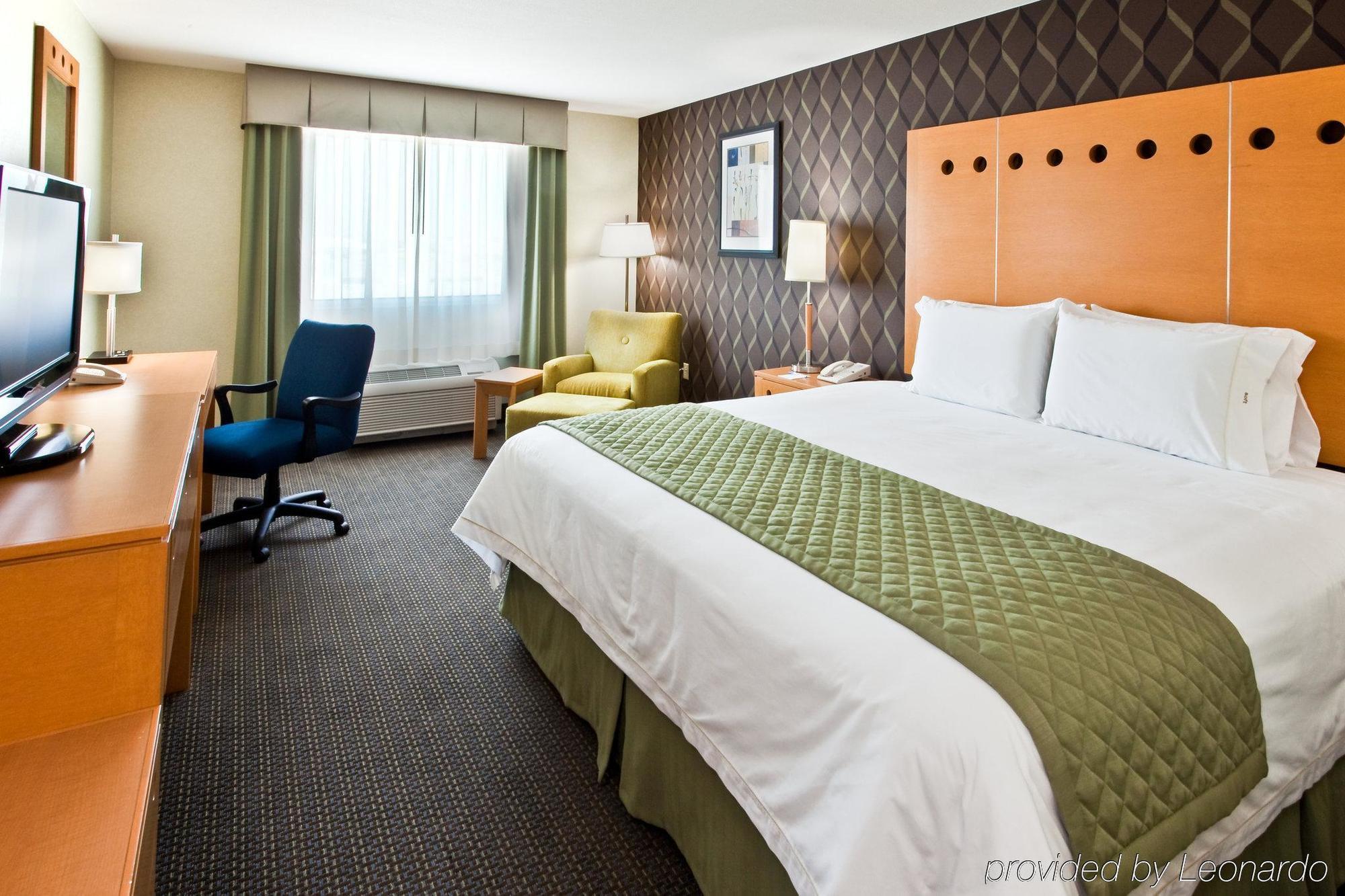 Express&suites Monterrey Aeropuerto, An Ihg Hotel 4*