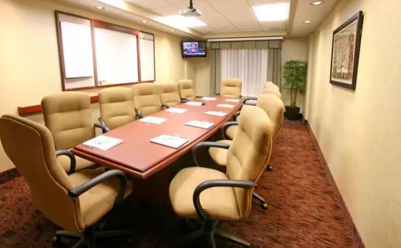 Express&suites Monterrey Aeropuerto, An Ihg Hotel 4*