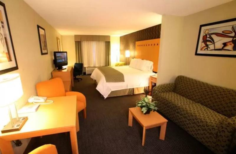 Hotel Express&suites Monterrey Aeropuerto, An Ihg