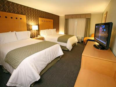 Express&suites Monterrey Aeropuerto, An Ihg 4*