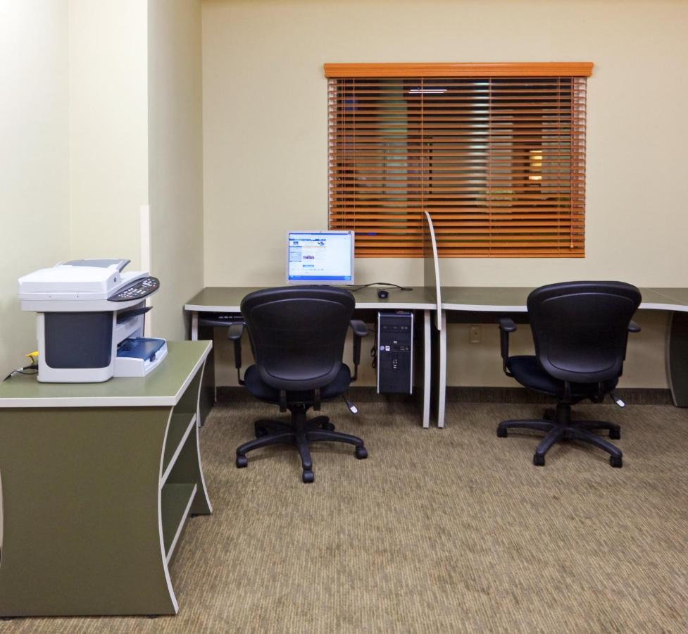 Express&suites Monterrey Aeropuerto, An Ihg 4*