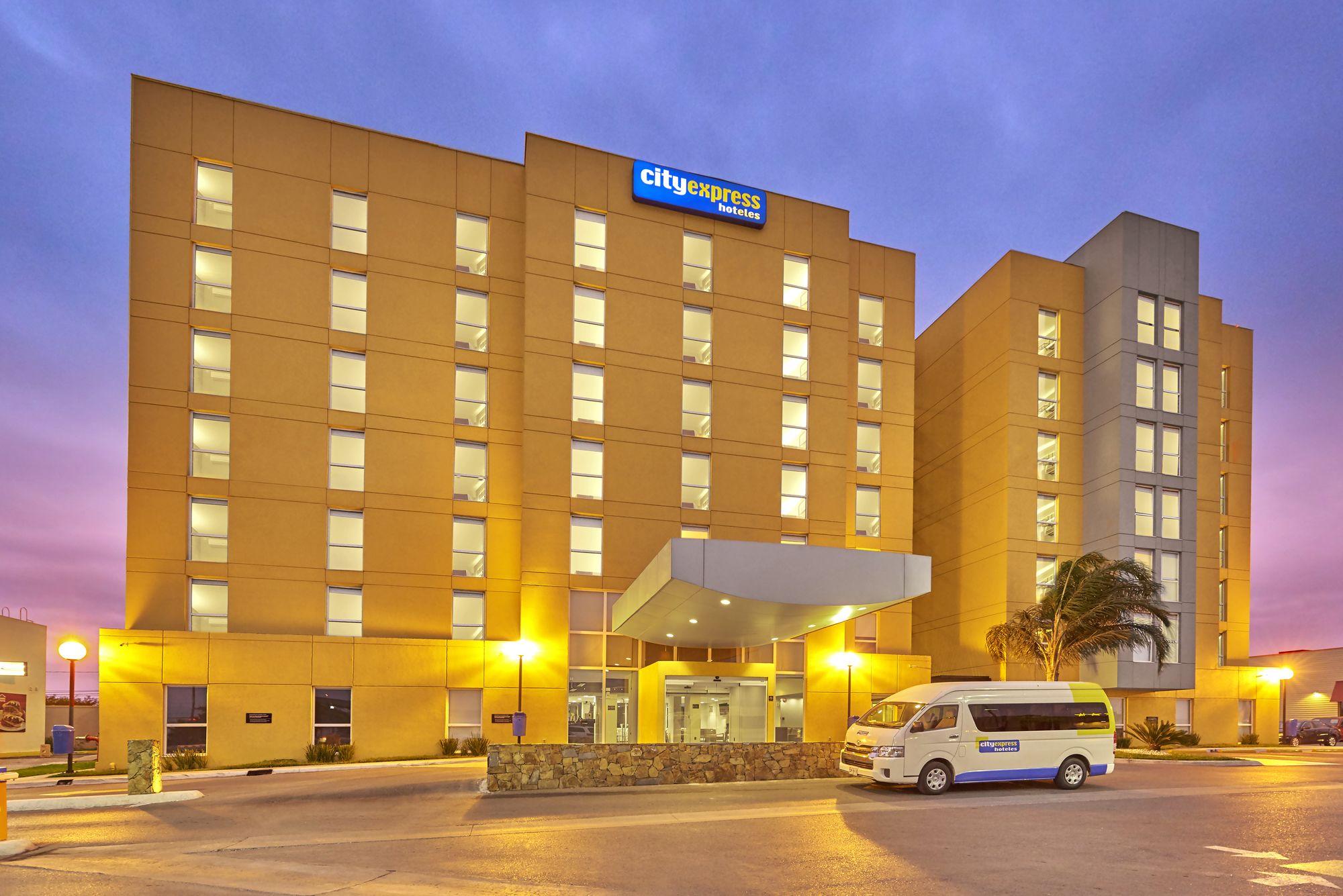 Hotel Express By Marriott Monterrey Norte 4*