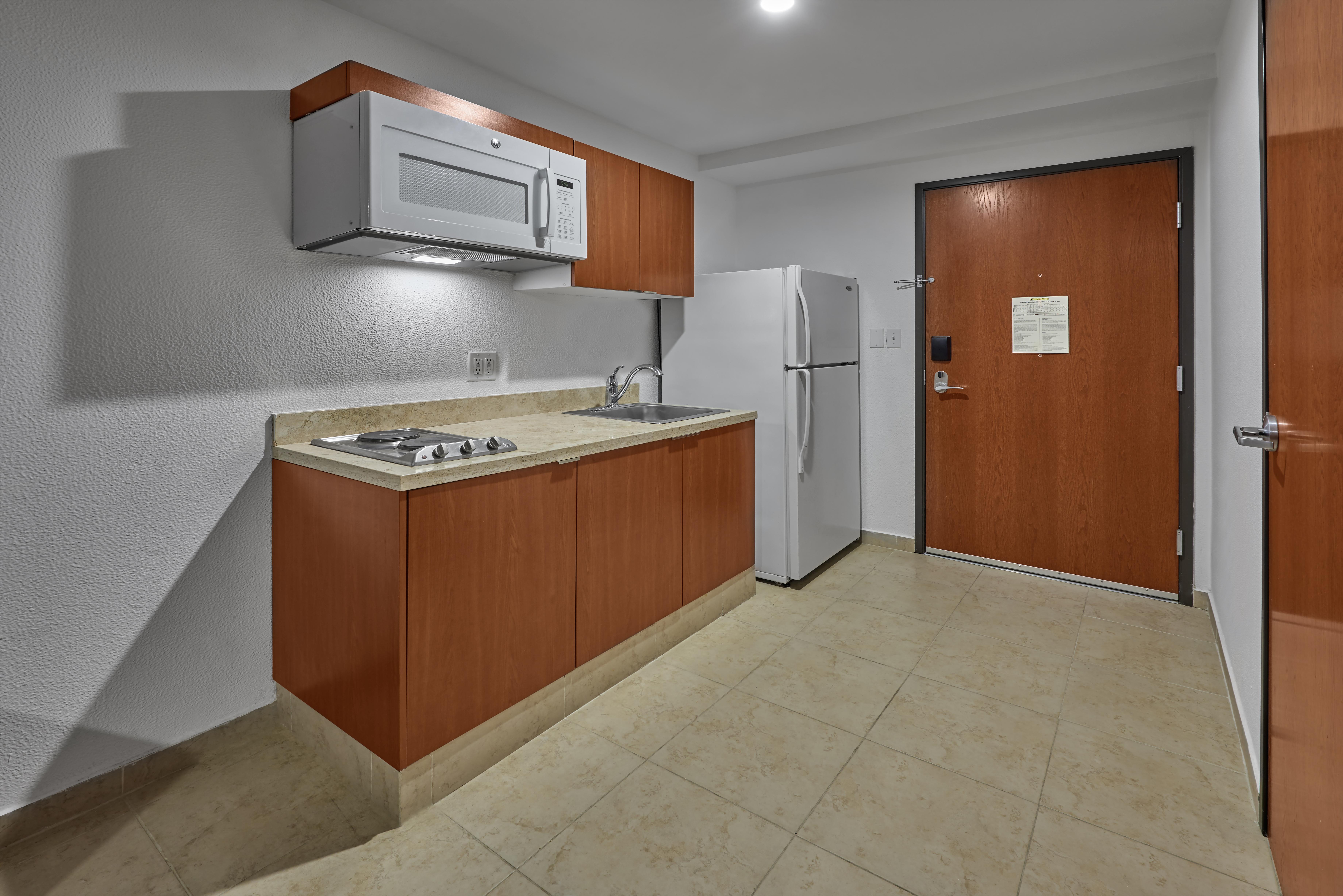 Extended Monterrey Aeropuerto Aparthotel 3*