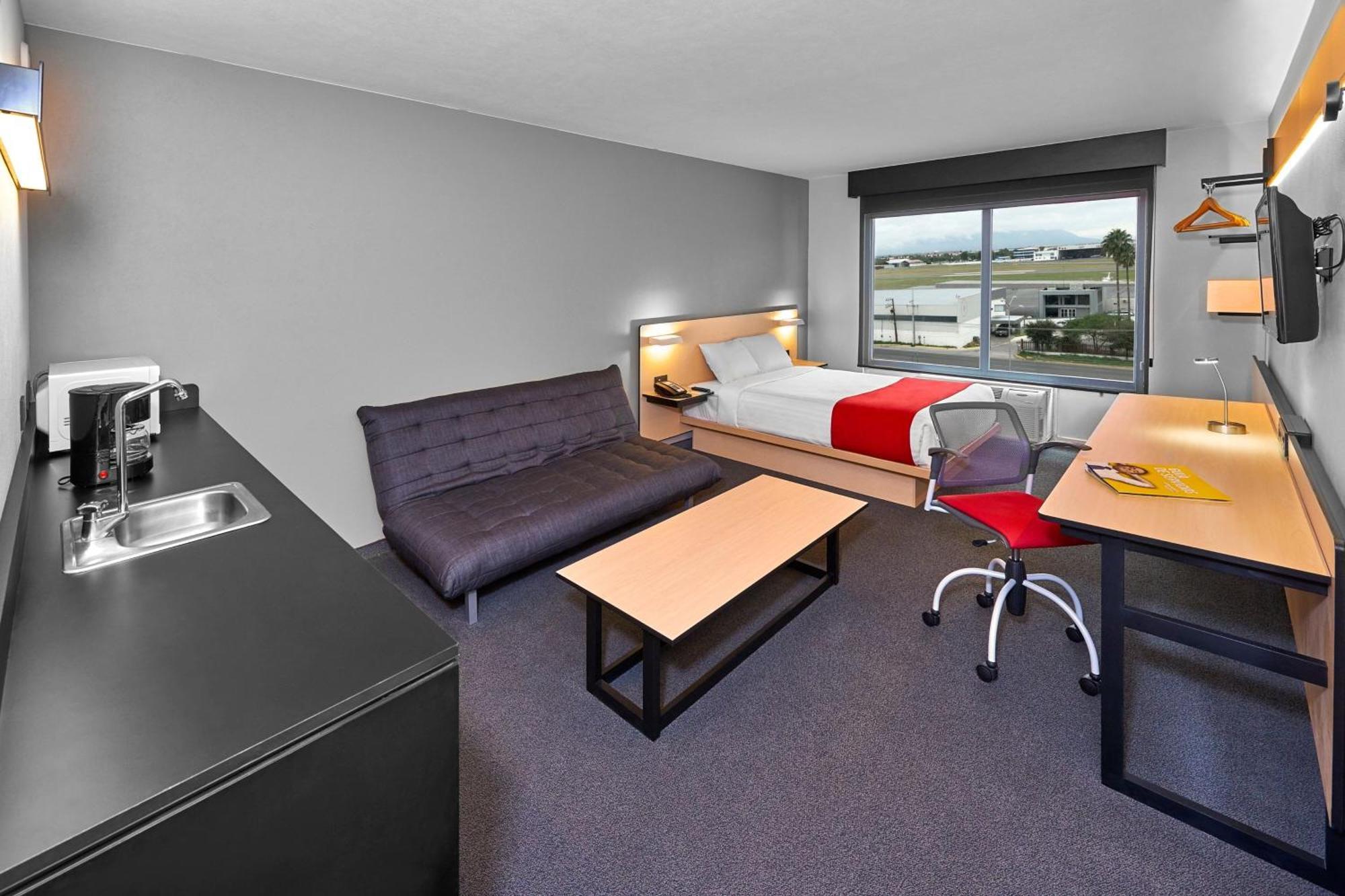 Hotel Express By Marriott Monterrey Norte