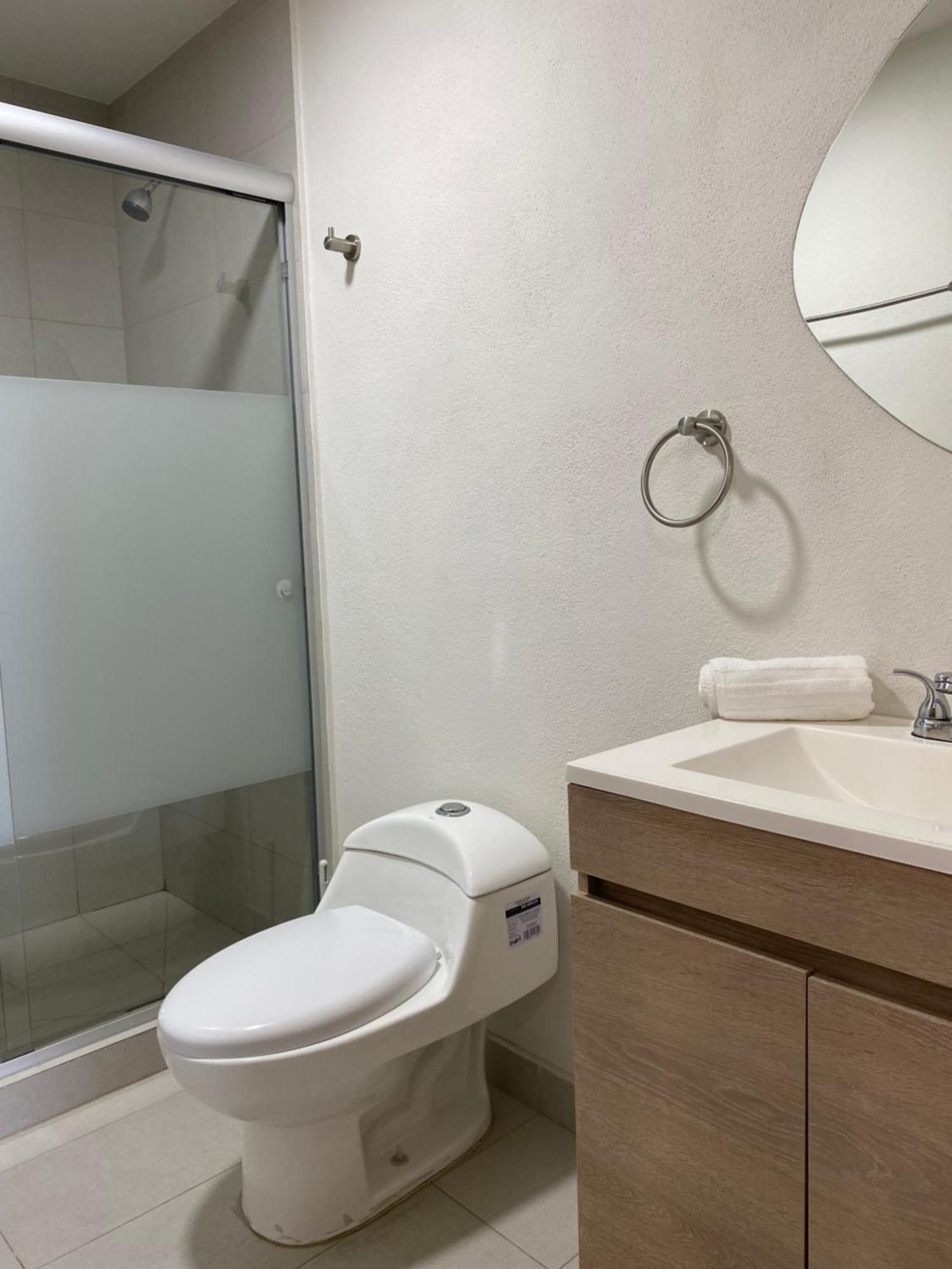 Lux 2 Bedroom Apartment, Swimming Pool, Gym And Free Parking Spot In Macro Plaza Area Apartamento *