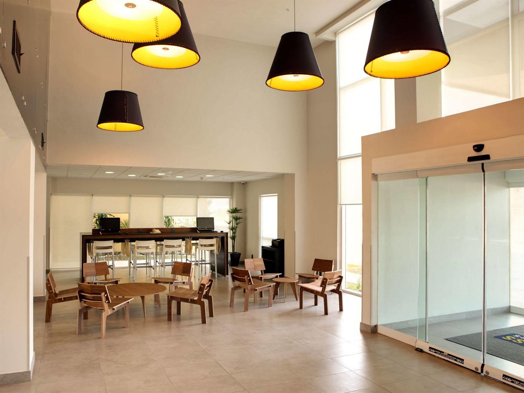 Hotel Express By Marriott Monterrey Norte